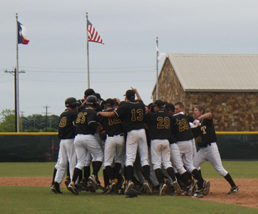 Photo by Student Athletic Trainer Jessica Lair
